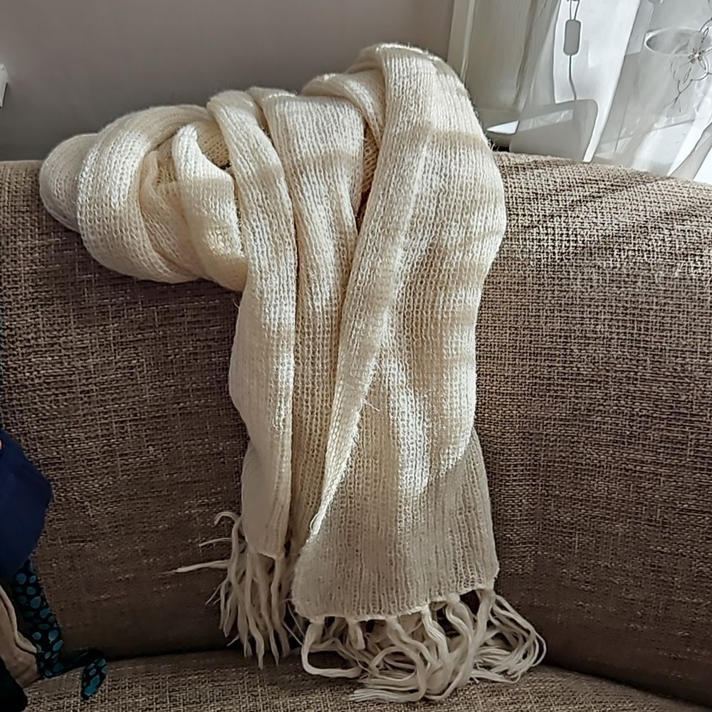 Oversized featherweight yarn knit scarf / shawl w fringe